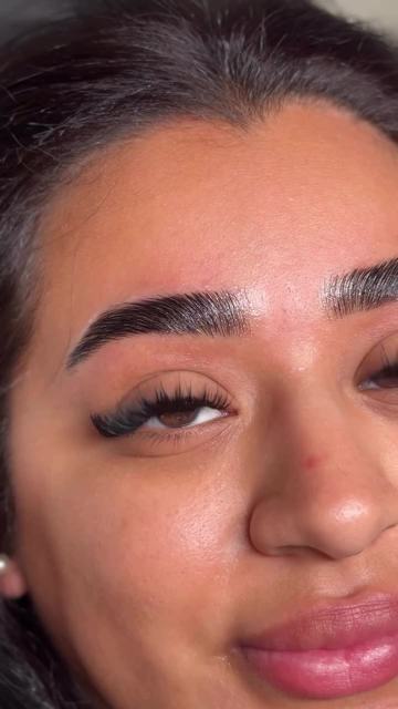 Full set with sculpted brows